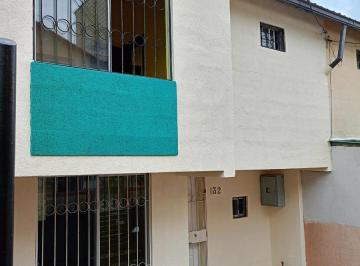 Casa · 60m² · 3 Habitaciones · 1 Estacionamiento · Casa Duplex Venta Conde 3 Sur Que Quito