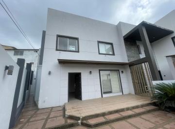 Casa de 3 habitaciones, Guayaquil · Vendo Hermosa y Moderna Casa en Cumbres, Sector Alto