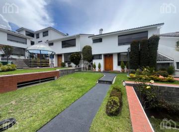 FACHADA · Casa en Venta en Urbanizacion Privada Sector Colegio Sek Amagasi