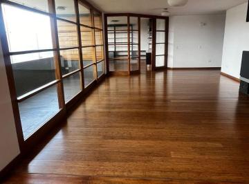 Departamento de 4 habitaciones, Quito · Departamento de Lujo 4 Habitaciones/ Sector González Suárez/ $2000