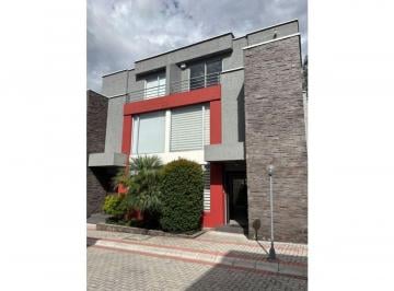 Casa de 3 habitaciones, Quito · Venta de Casa en San Juan de Cumbayá (Cerca Al Colegio Sek Los Valles) Quito
