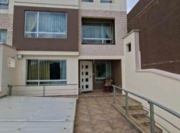 Casa de 4 habitaciones, Quito · Casa en Venta en Carcelén