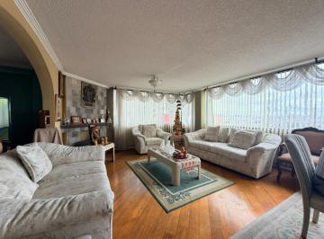 Departamento · 256m² · 3 Habitaciones · 2 Estacionamientos · En Venta Amplio Departamento con Hermosa Vista Sector El Bosque