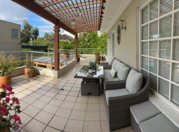 Casa de 4 habitaciones, Quito · Casa de 628 m² con 4 Recámaras en Venta y Alquiler en Tumbaco