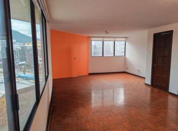 Departamento de 2 habitaciones, Quito · De Oportunidad - Colón Dpto. Amplio 143 m², Cerca de Colegios, Universidades. * $78000 *