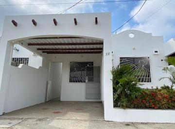 Casa de 3 habitaciones, Salinas · Casa en Renta Anual en Urbanización Salinasurbanización Privada
