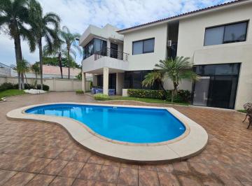 Casa de 5 habitaciones, Guayaquil · Casa de Venta Urb San Isidrokm 3 Vía Samborondón