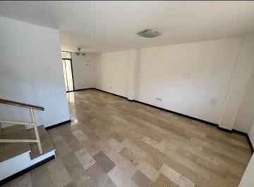 Casa de 3 habitaciones, Guayaquil · Casa en Venta Urb Fuentes del Rio Frente a Centro Comercial El Dorado - V. Avila