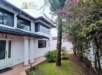 Casa de 4 habitaciones, Quito · Venta Casa Amplia en Granda Centeno