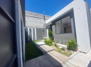Casa · 85m² · 3 Habitaciones · 4 Estacionamientos · Casa Guamaní - Sector Eternit - Calle E3h - Estrenar