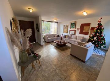 Casa de 3 habitaciones, Quito · Venta Casa en Cumbaya Via Lumbisi