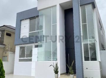 Casa · 199m² · 3 Habitaciones · 2 Estacionamientos · Venta de Casa de Estreno en Condado Vicolinci. Diana N