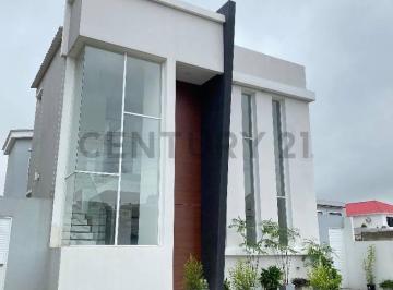 Casa · 199m² · 3 Habitaciones · 2 Estacionamientos · Venta de Casa en El Condado Vicolinci. Dian