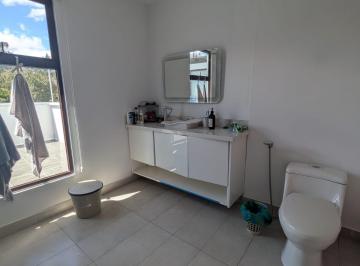 Casa de 4 habitaciones, Quito · Urgente. Vendo La Casa Perfecta Para Una Familia Grande. en Tumbaco