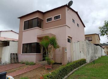 Casa de 3 habitaciones, Guayaquil · Casa de Alquiler en La Urbanización Villa Club, 3 Dorm..