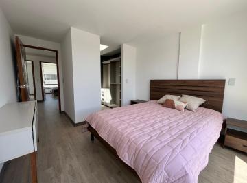 Casa · 130m² · 3 Habitaciones · 3 Estacionamientos · Tumbaco, Casa Independiente en Venta con Jardín, en Exclusivo Conjunto C17