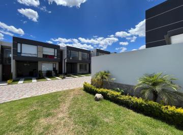 Casa · 130m² · 3 Habitaciones · 3 Estacionamientos · Tumbaco, Casa Independiente en Venta con Jardín, en Exclusivo Conjunto C17