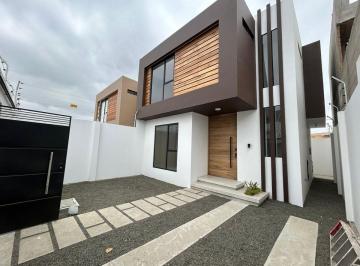 Casa de 3 habitaciones, Montecristi · Casa de Venta en Manta Zona Norte