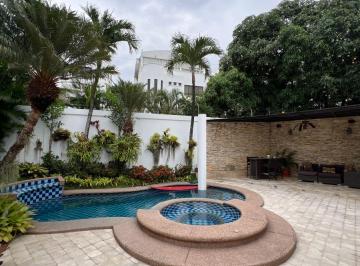 Casa de 4 habitaciones, Guayaquil · Parques de Los Ceibos Se Vende Linda Casa con Piscina, Seguridad 24hs!