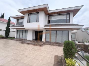 Casa de 4 habitaciones, Quito · Casa de Renta en Cumbaya,4 Dorms con Baño,2 Salas, Estudio, Sala de Tv, 5 Parqueos, Área de Servicio