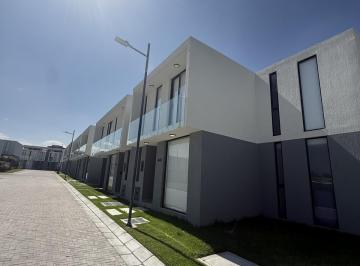 Casa · 180m² · 3 Habitaciones · 2 Estacionamientos · En Venta o Renta Casa Esquinera Amoblada en Conjunto Privado, Tumbaco