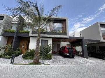 Casa · 288m² · 4 Habitaciones · Casa Dentro de Conjunto Sector Cumbaya