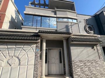 Casa de 3 habitaciones, Guayaquil · Vendo Casa Urdenor con Piscina