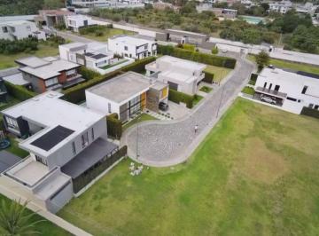 Terreno / Lote , Quito · Terreno de Venta en Puembo