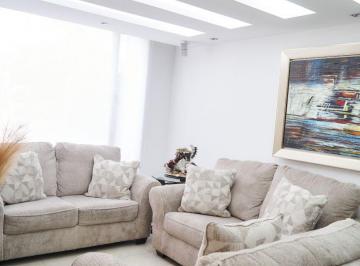 Casa de 3 habitaciones, Quito · Casa en Tanda en Conjunto con Seguridad