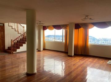 Casa de 9 habitaciones, Quito · Casa Rentera en Venta de 271.29 m²