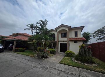 Casa de 3 habitaciones, Guayaquil · Venta Casa de Dos Plantas en Laurb. Estancias del Rio, Km 9 de La Vía a Samborondon