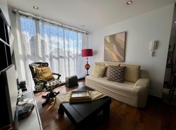 Departamento de 3 habitaciones, Quito · Departamento en Renta con Muebles6 de Diciembre y Pasaje Jardínfrente a Megamaxi
