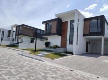 Casa de 3 habitaciones, Quito · Casas Independientes en Conjunto Sector Colegio Americano