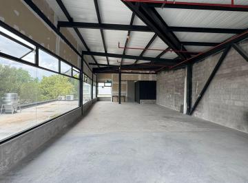 Local comercial · 115m² · 25 Estacionamientos · Tumbaco - Local en Plaza Comercial en Renta