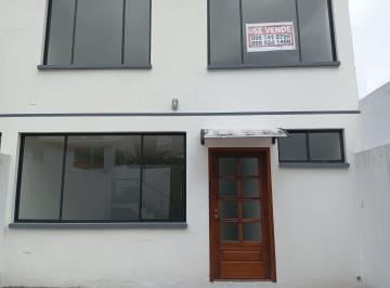 Casa de 4 habitaciones, Quito · Urgente. Vendo Casa Nueva en La Urbanizacción de L. D. u. Frente a La Pampa. Pomasqui
