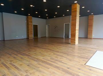 Local comercial · 180m² · 2 Estacionamientos · Local Comercial Sector Oro Verde