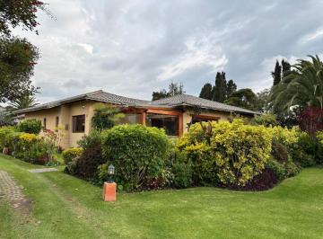 Casa de 2 habitaciones, Quito · Vendo Casa de Una Sola Planta en Pakakuna de Oportunidad