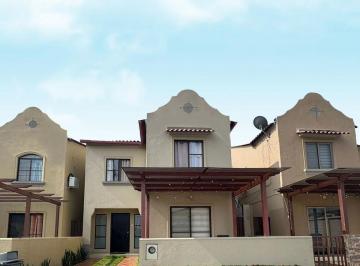 Casa de 4 habitaciones, Daule · Casa en Venta en Urbanización La Rioja - Av Leon Feberes Cordero (Rg)