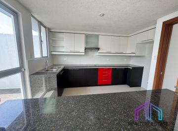 Casa · 172m² · 3 Habitaciones · 2 Estacionamientos · Casa en Venta Sector Tumbaco