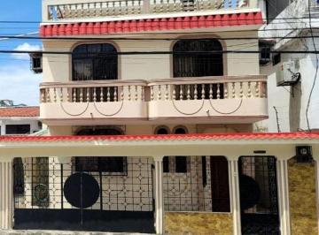 Casa de 4 habitaciones, Guayaquil · Se Vende Casa en Bellavista Baja