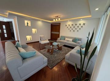 Casa de 4 habitaciones, Quito · Casa en Venta Urbanización El Condado 4 Dorm. Totalmente Remodelada