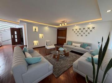 Casa de 4 habitaciones, Quito · Casa en Venta Urbanización El Condado 4 Dorm. Totalmente Remodelada