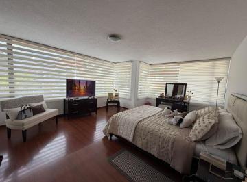 Casa de 4 habitaciones, Quito · Casa en Venta Urbanización El Condado 4 Dorm. Totalmente Remodelada