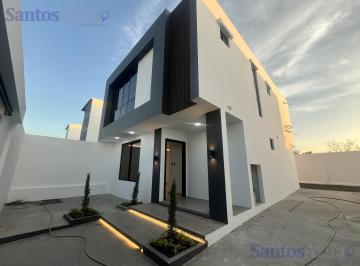 Casa · 145m² · 4 Habitaciones · 2 Estacionamientos · Casa Nueva de 4 Dorm. en Cristal Azul, Manta - Sb