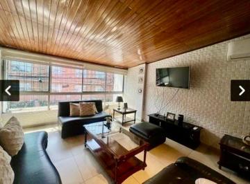 Departamento de 3 habitaciones, Guayaquil · Departamento Remodelado de 3 Dorm. en Urdesa