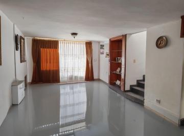Casa de 3 habitaciones, Quito · Amagasí del Inca, Linda Casa Luminosa $85.000