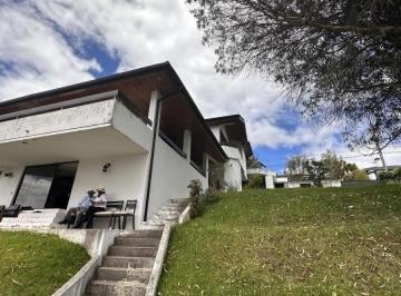 Casa · 700m² · 5 Habitaciones · Campo Alegre, Monteserrín, Propiedad 2500 Mtrs2 Terreno y 700 m² Construcción