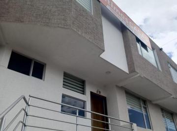 Casa · 118m² · 3 Habitaciones · 2 Estacionamientos · Casa en Venta en El Sur de Ambato