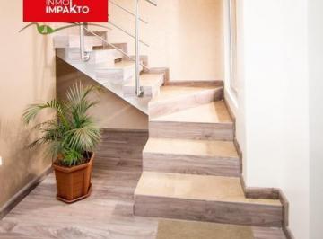 Casa · 95m² · 3 Habitaciones · 2 Estacionamientos · Casa en Venta en Macasto. Ambato