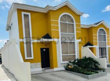 Casa · 105m² · 3 Habitaciones · 2 Estacionamientos · Casa en Venta en Manta Urbanización Privada – Rania